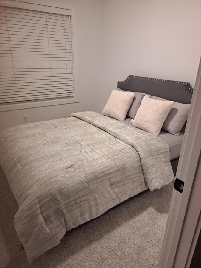 Peacehouse For Females Only - Business Visits Séjour chez l'habitant Calgary